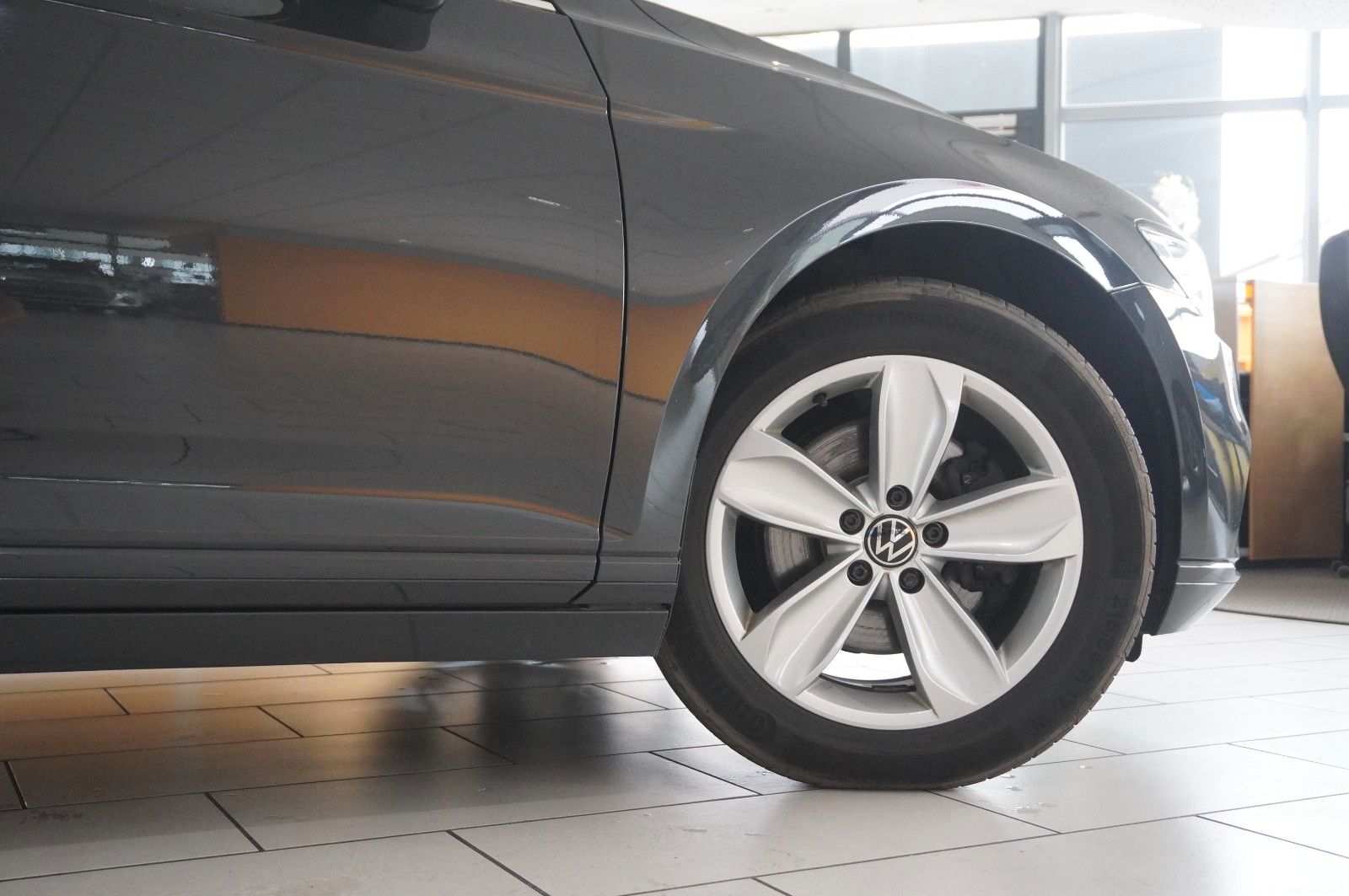 Fahrzeugabbildung Volkswagen Passat Var. 2.0D BUSINESS DSG NAVI/LED/KAMERA/SH