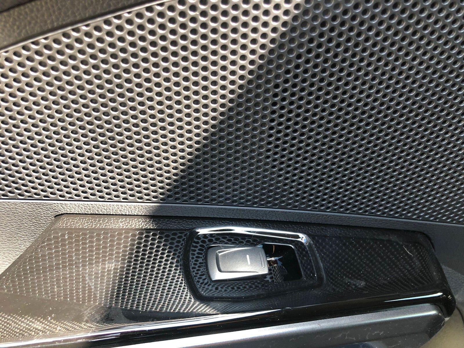 Fahrzeugabbildung Ssangyong TIVOLI Blackline 1,5 P 6 AT 2WD BLACKLINE+MY23+L