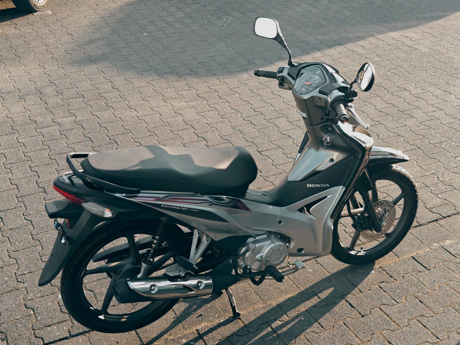 Fahrzeugabbildung Honda WAVE 110i - 109cm³ - AUS ERSTBESITZ