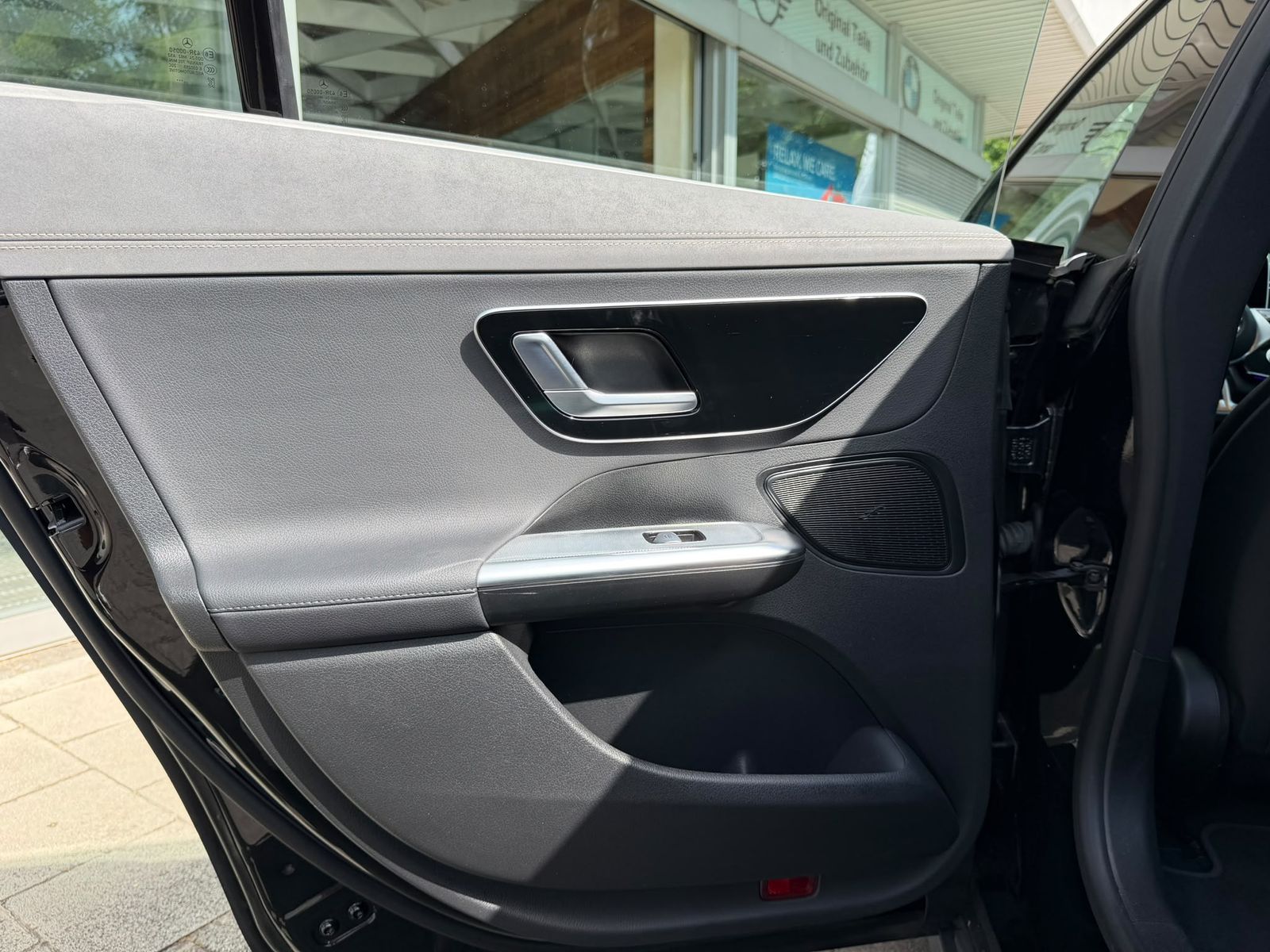 Fahrzeugabbildung Mercedes-Benz EQE 300 Advan WIDES+LEDER+LED+STNDHZ+NAVI+KAM+