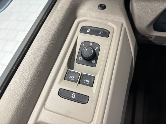 T7 Multivan Life 2.0 TDI DSG AHK STANDHZG