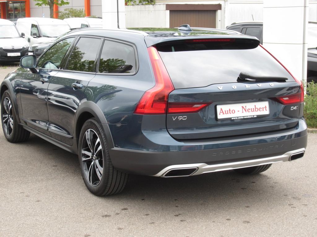 Volvo V90 Cross Country