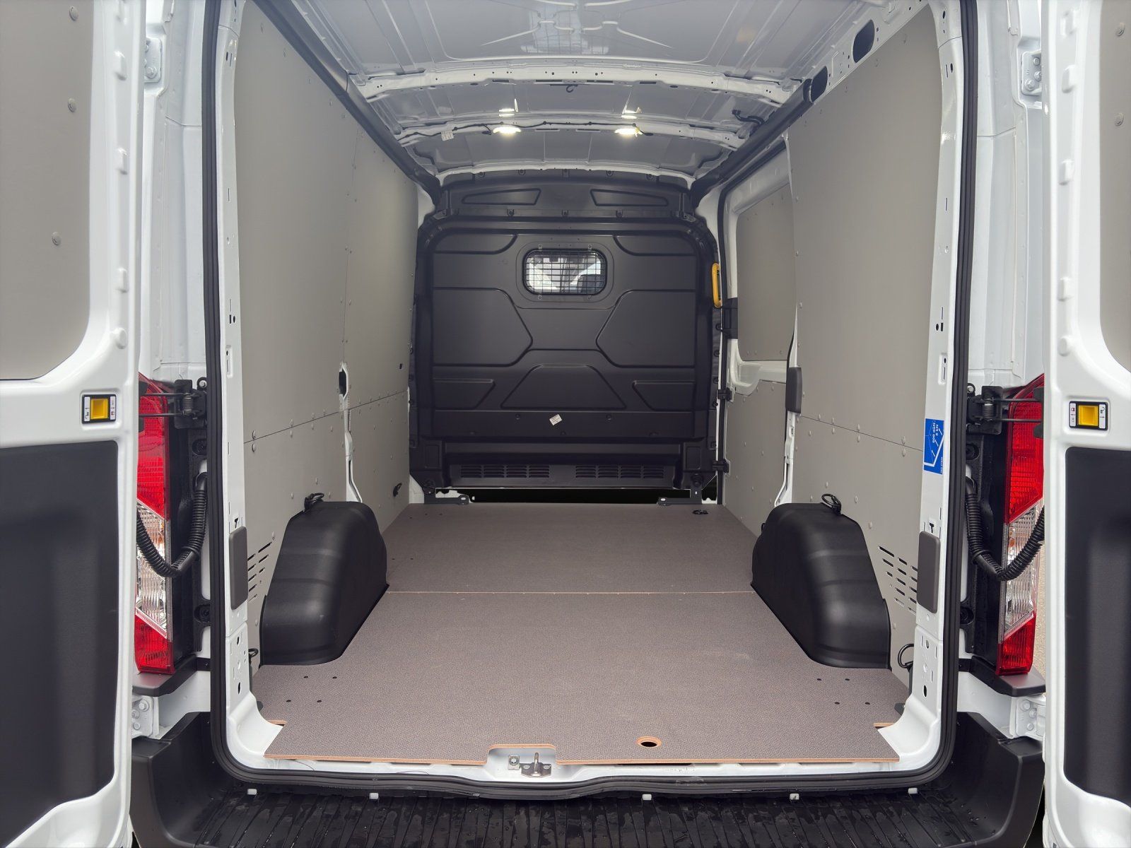 Fahrzeugabbildung Ford Transit Kasten Trend 350L2 Holz Bod. AHK GJR