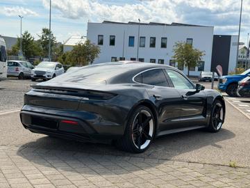 صورة 8 لـ 2020 Porsche TAYCAN