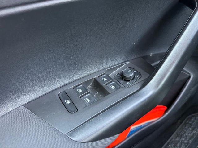 Polo VI Basis 1.0 DAB PDCv+h Bluetooth