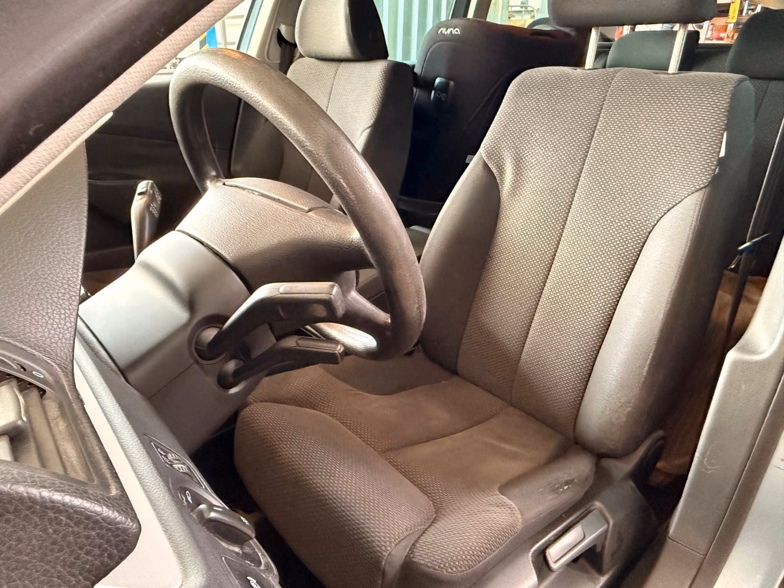 Volkswagen Passat 2009 — photo 13