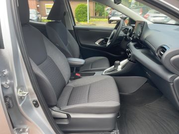 Toyota Yaris - 10