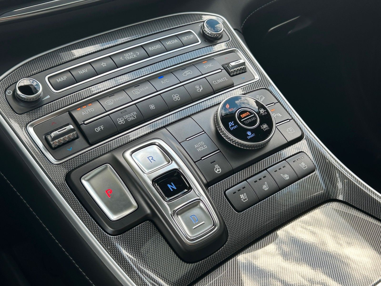 Fahrzeugabbildung Hyundai SANTA FE 1.6 T-GDI HEV Prime *Pano*Totwinkl*360°