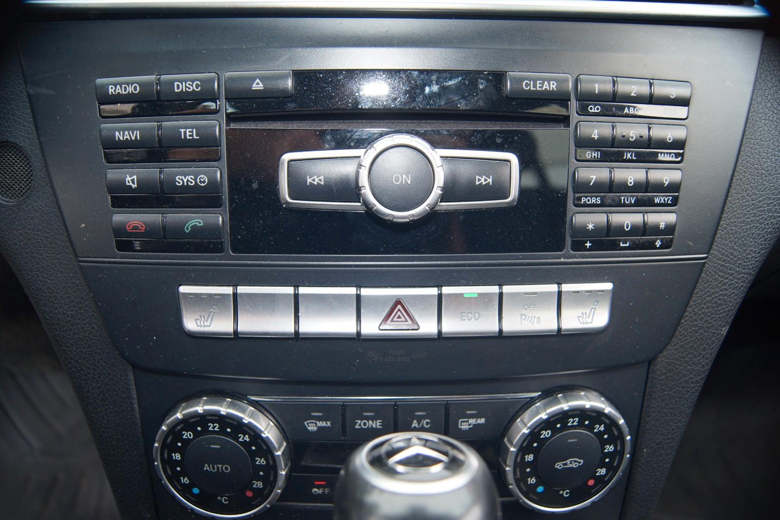 Mercedes-Benz C180 2014 — photo 25