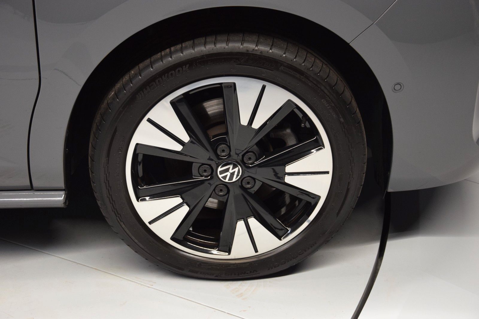 Fahrzeugabbildung Volkswagen Style lang Pano. ACC Kamera AHK DCC vis-a-vis