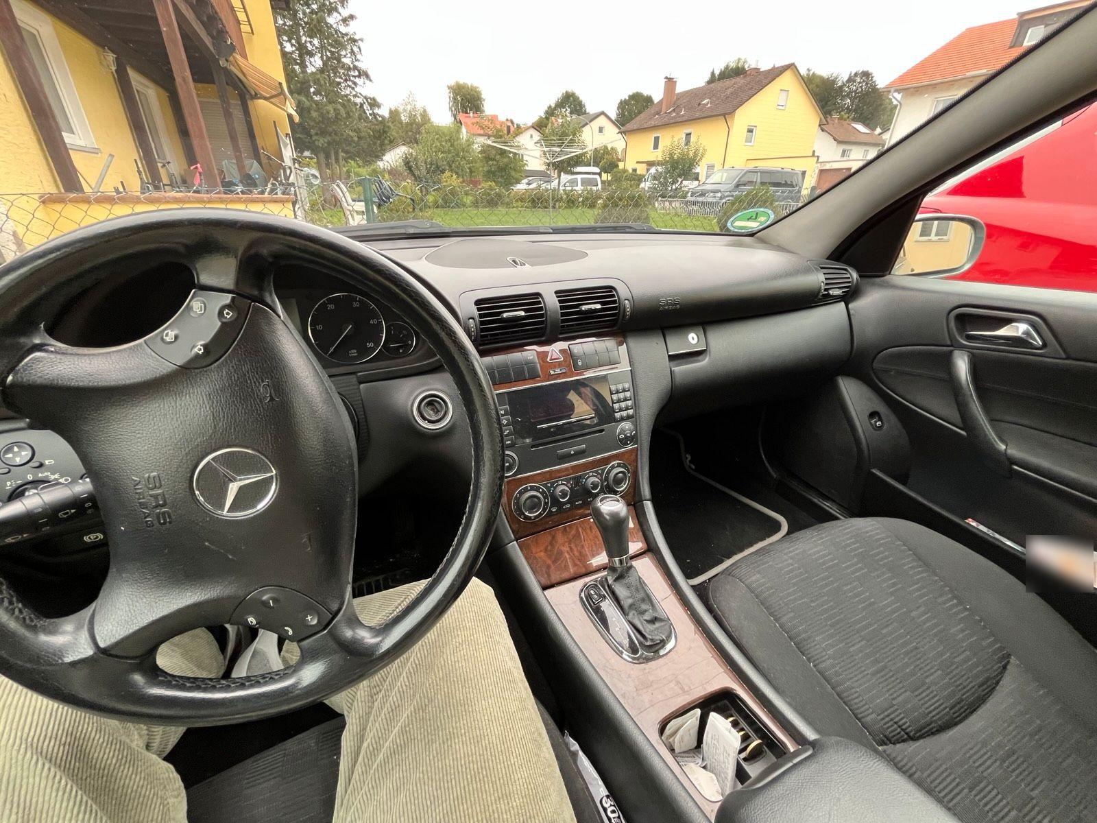 Mercedes-Benz C220 2005 — фото 10