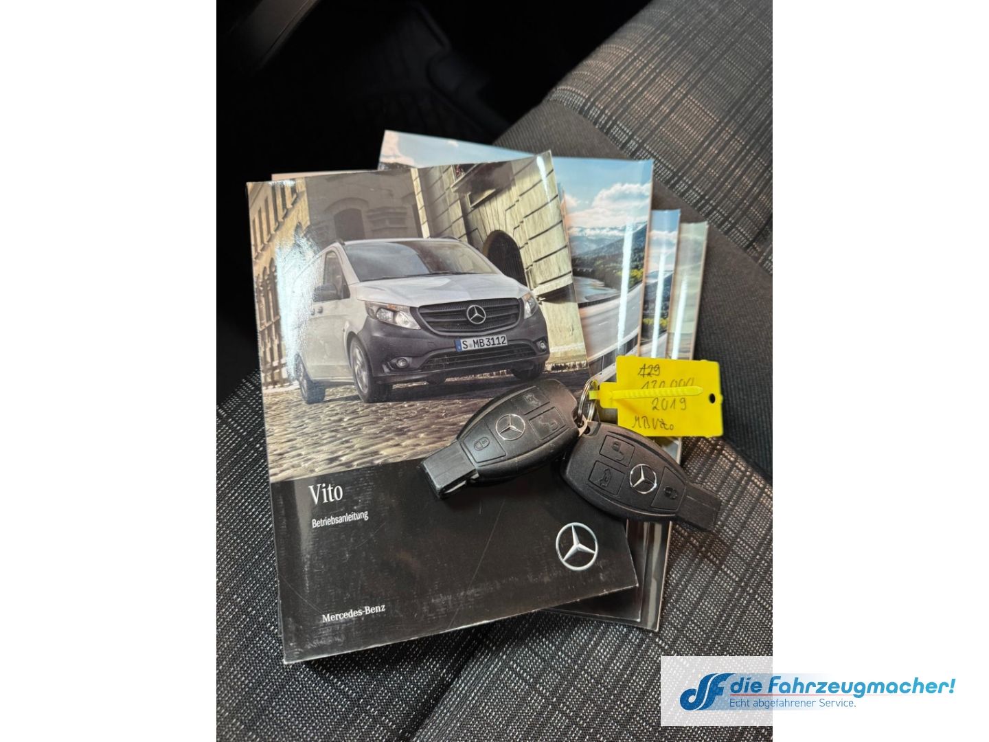 Fahrzeugabbildung Mercedes-Benz Vito Kasten 114 CDI BT RWD extralang AHK Parkle
