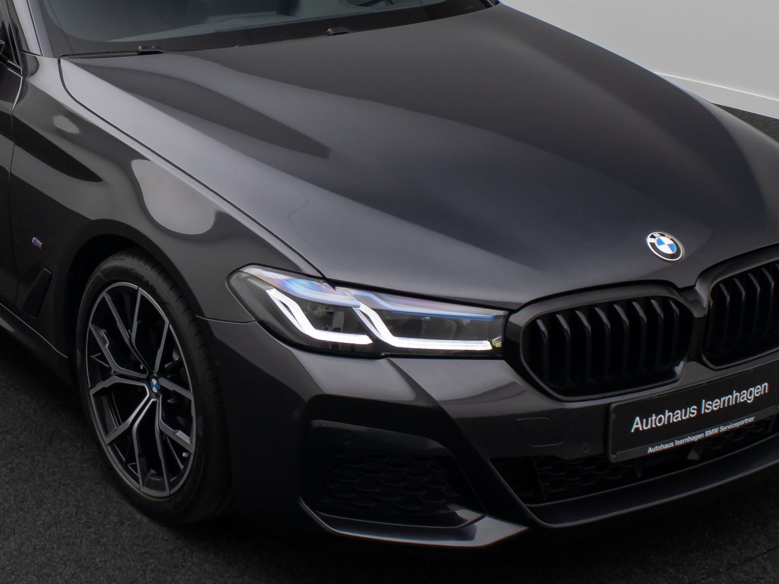 Fahrzeugabbildung BMW 520d xD M Sport Panoram Kamera Laser HUD H/K 19"