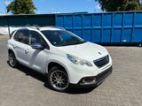 Peugeot 2008 Allure BlueHDi 120 STOP & START Allure - Peugeot 2008 mit Diesel-Antrieb: Limousine