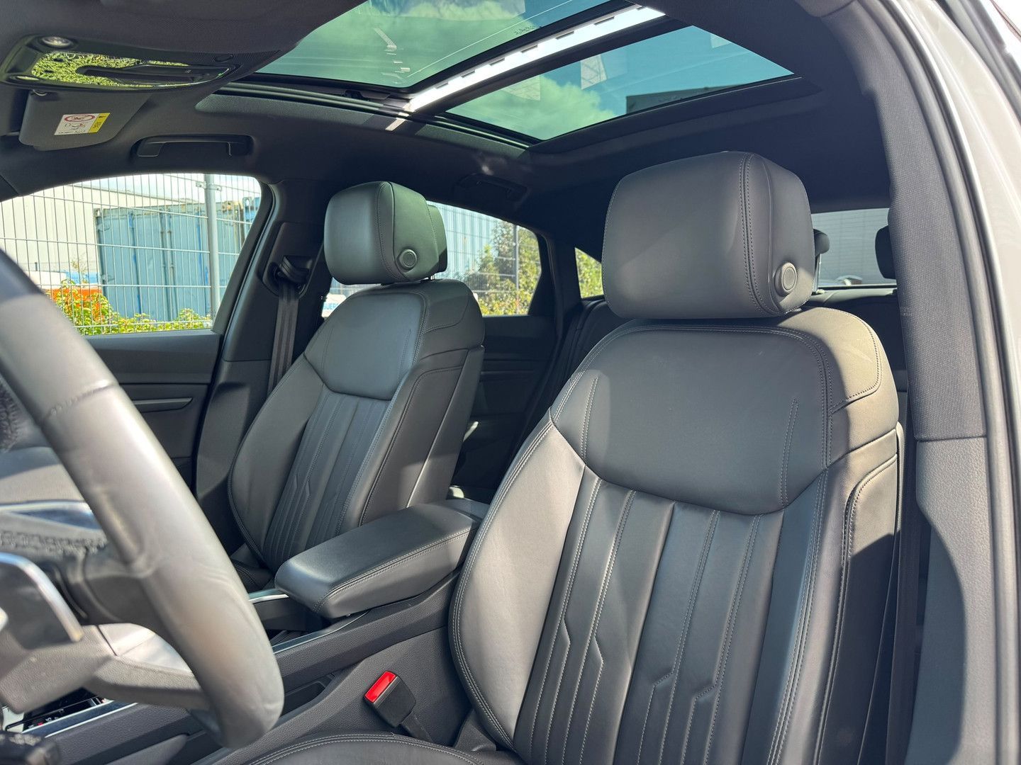 Audi e-tron Sportback 55 | SOH 94% | Panorama | 21'' imagem 3