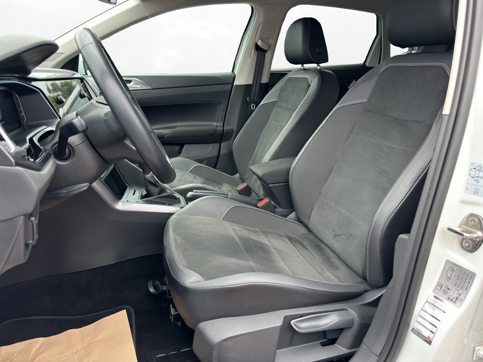 Volkswagen Polo 1.0 TSI PDC LED SiHz Klima imagem 2