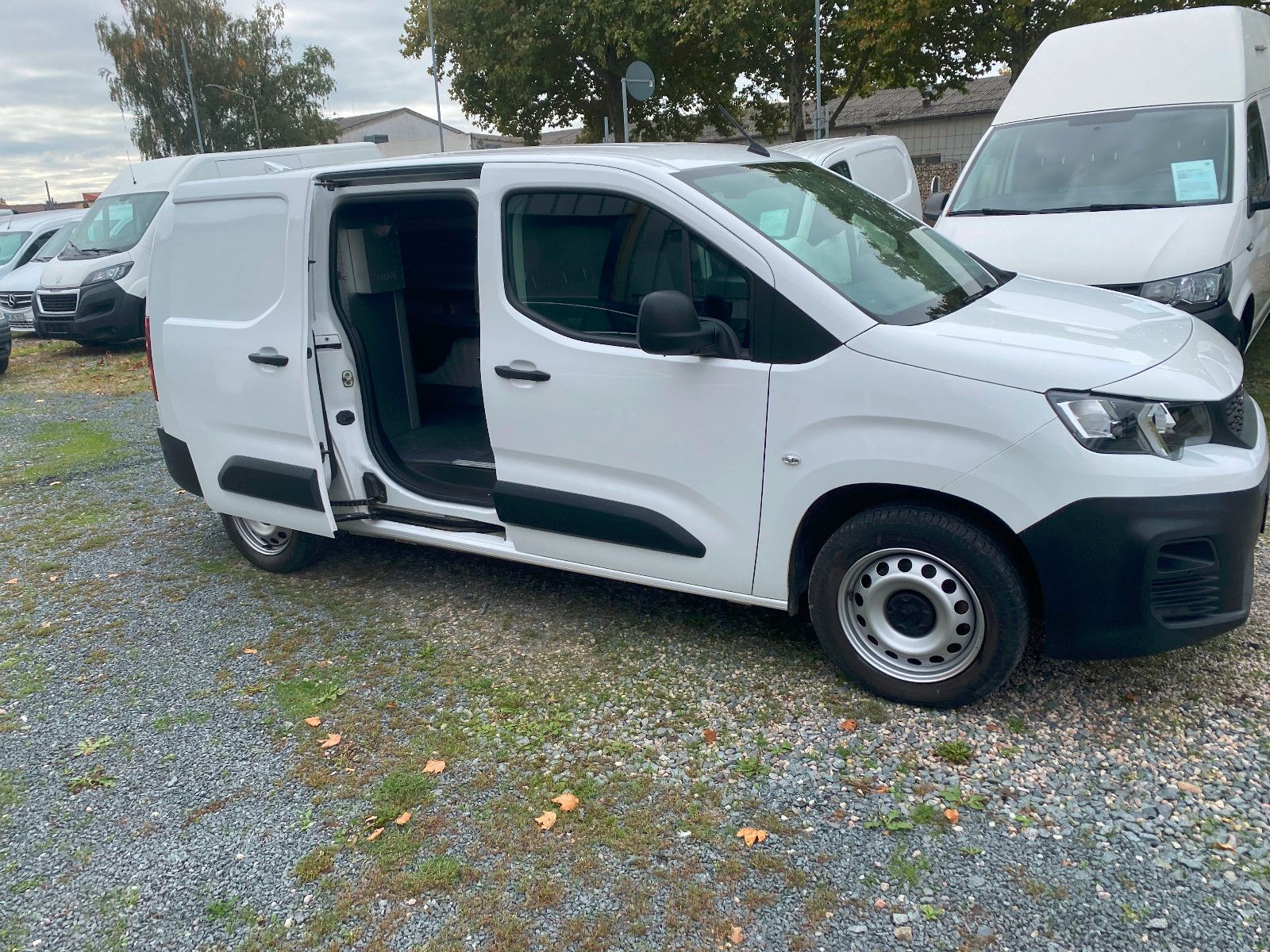 Fahrzeugabbildung Peugeot PEUGEOT Partner1.6BlueHDi ServiceEdition,Kasten