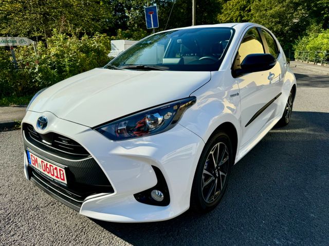 Toyota Yaris Hybrid PremiumEditionAluNaviLedKameraAcc