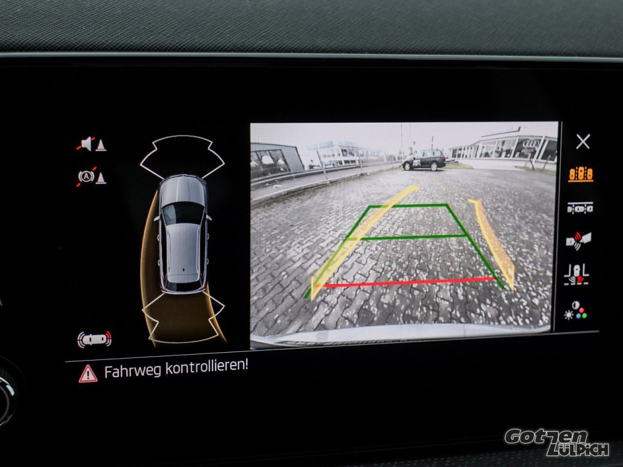 Fahrzeugabbildung SKODA Kamiq Monte Carlo 1,5TSI DSG Open-Sky Matrix PDC