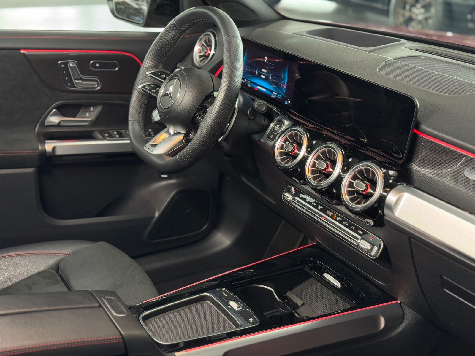 Fahrzeugabbildung Mercedes-Benz GLB 35 AMG 4Matic VOLL Night  MBUX AHK