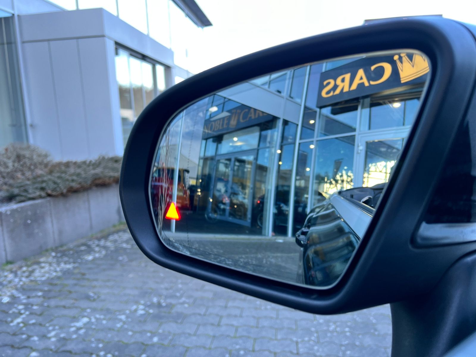 Fahrzeugabbildung Mercedes-Benz C 200 Cabrio LED NAVI ALU PDC