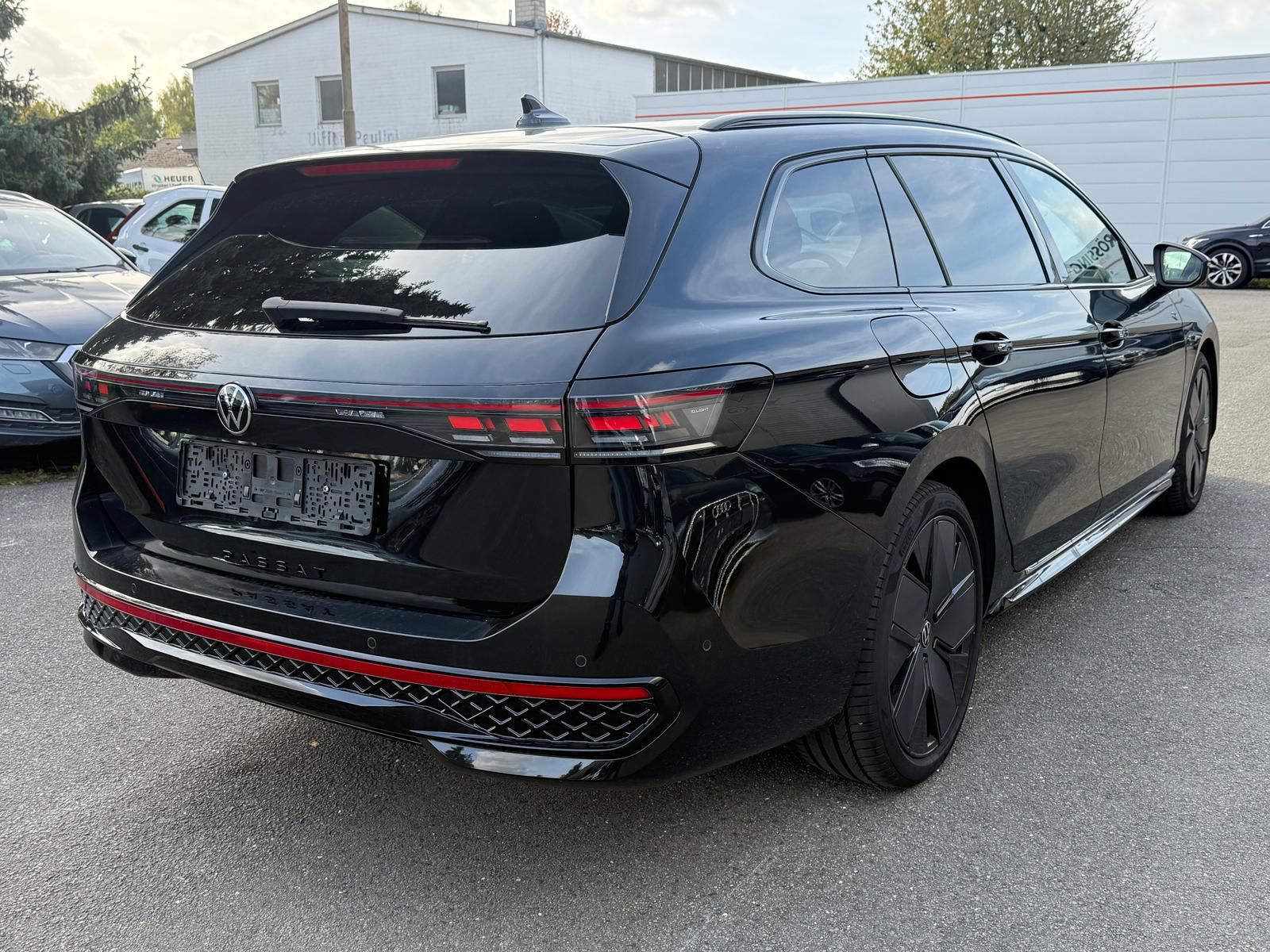 Volkswagen Passat Variant 2.0 TDI R-line MATRIX AHK PANO foto 4