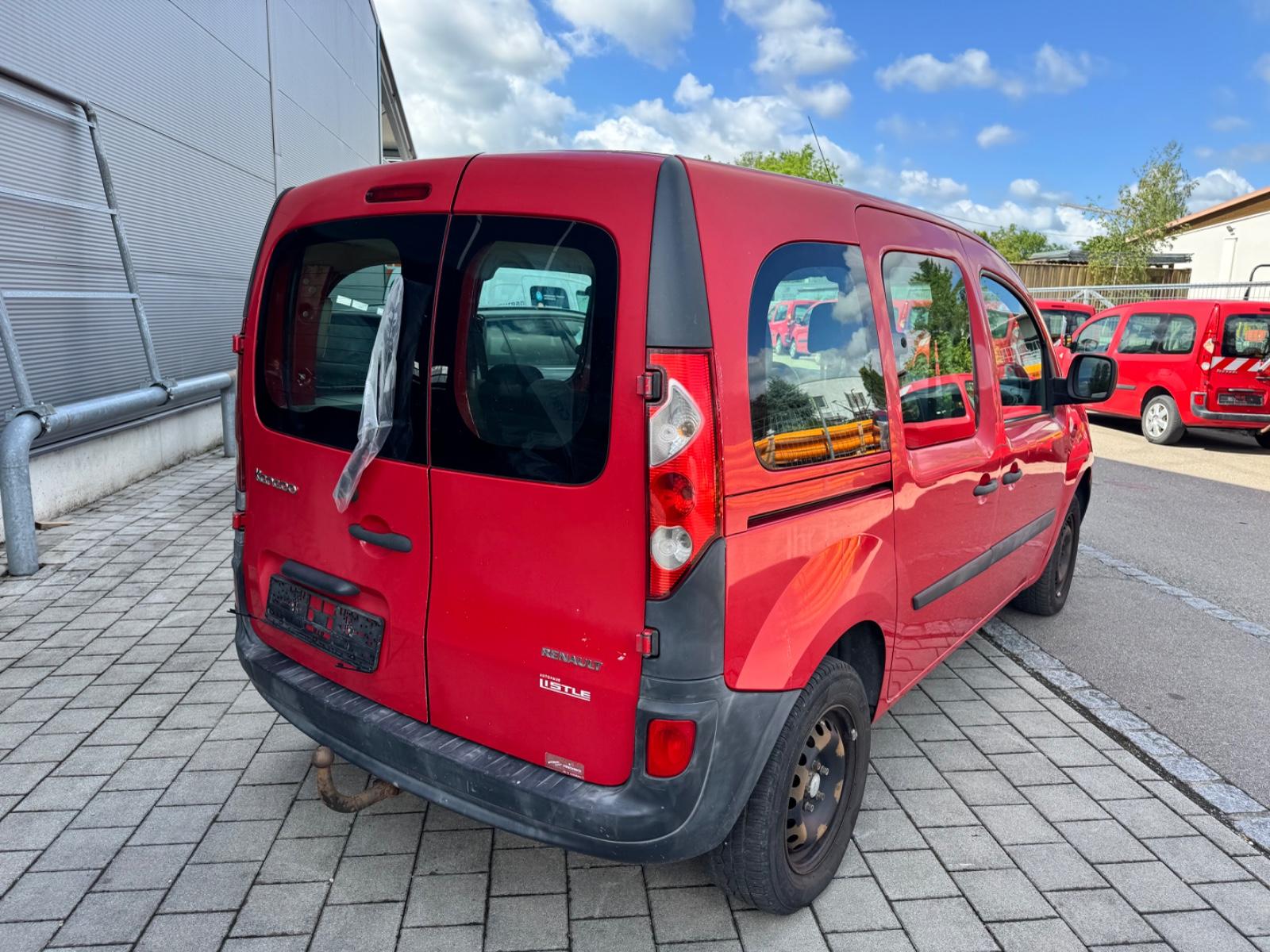 Renault Kangoo 2013 — rear view