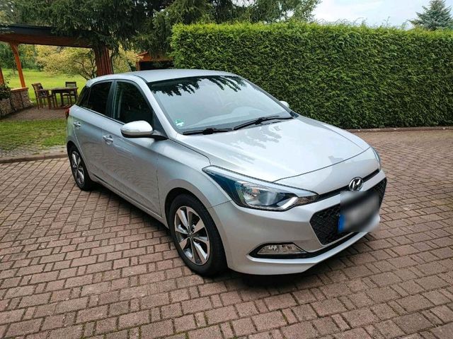 Hyundai i20 GB 1.2 TÜV und Bremsen neu!