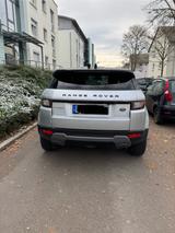 Land Rover Range Rover Evoque 2.0 TD4 132 kW SE Autom. SE - silberne Land Rover Range Rover Evoque