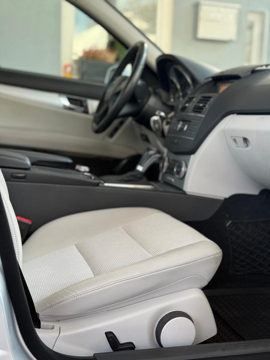 Mercedes-Benz C 180 C Limousine C 180 CGI BlueEfficiency