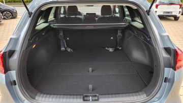 Kia Ceed SW 1.5T DCT7 48V Ultimate Edition PDC Navi