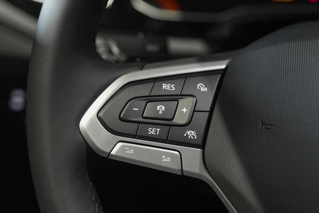 Volkswagen Polo 1,0 l TSI DSG R-Line NAVI Technik-Paket WR, миниатюра 15