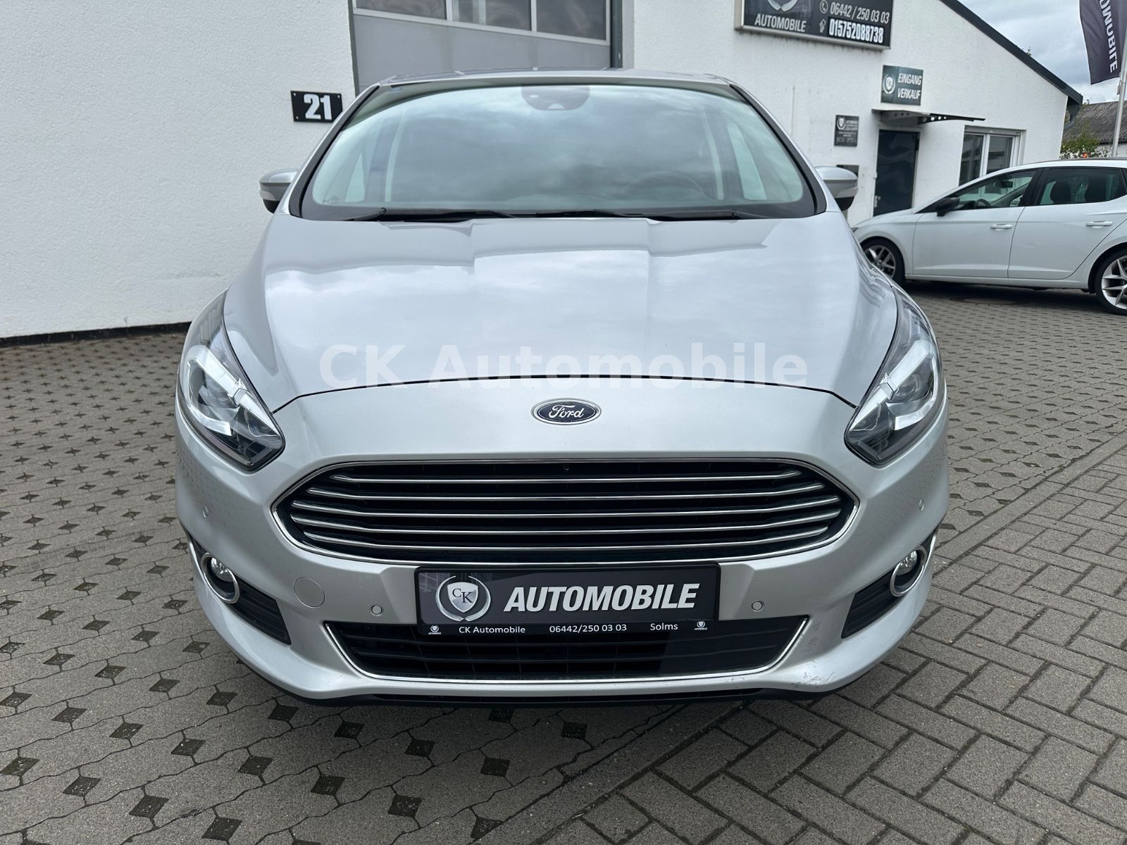 Fahrzeugabbildung Ford S-MAX Titanium 2.0TDCi Autom./Navi/LED/Kam./AHK