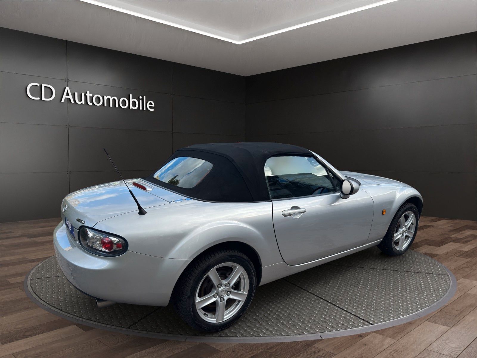 Fahrzeugabbildung Mazda MX-5 1.8 Energy CABRIO/TÜV AU NEU/SERVICE NEU