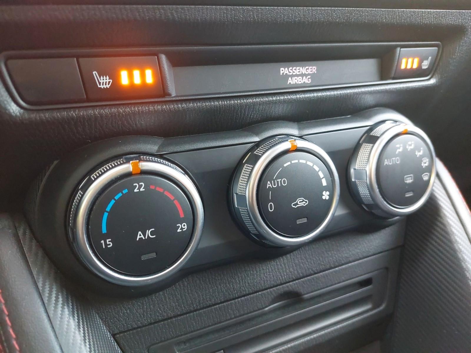 Mazda SPORTS-LINE SHZ PDC NAVI TEMPOMAT BLUETOOTH
