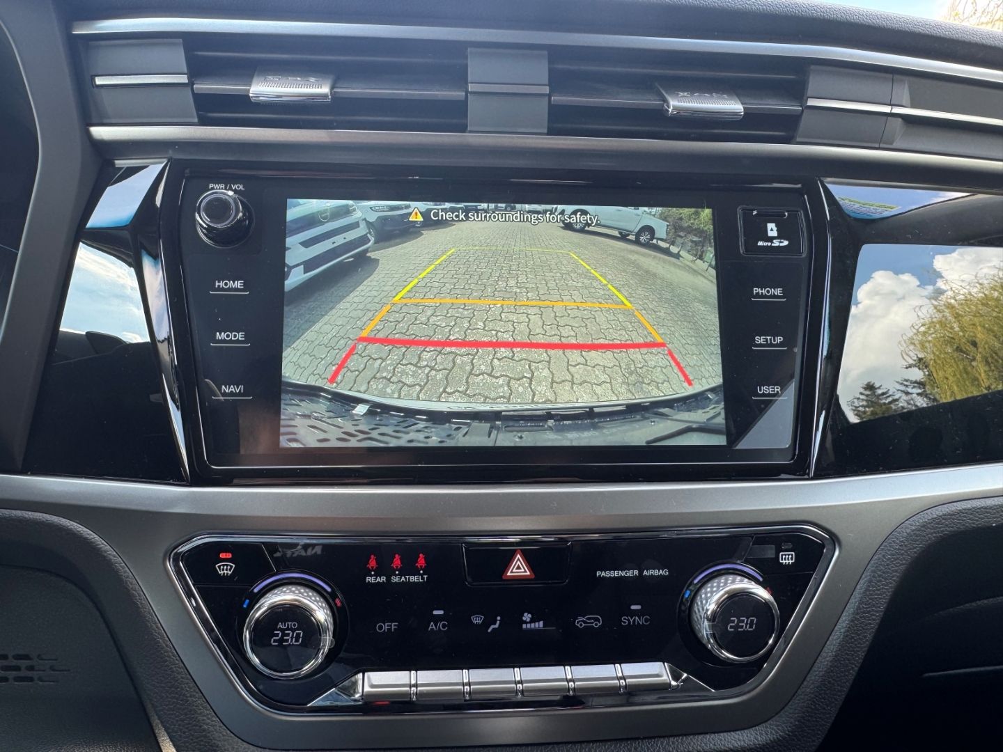 Fahrzeugabbildung KGM Korando Bliss 6/AT 2WD SHZ+LHZ+Kamera