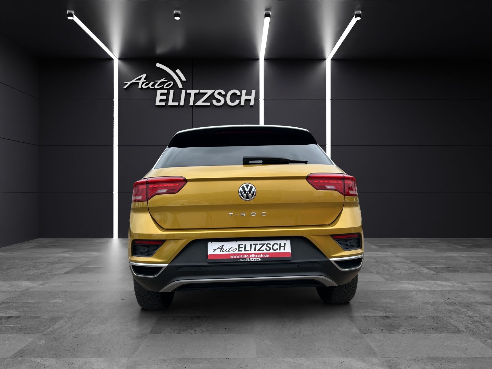 Fahrzeugabbildung Volkswagen T-Roc TSI United DSG LED Navi ACC AHK RFK SH