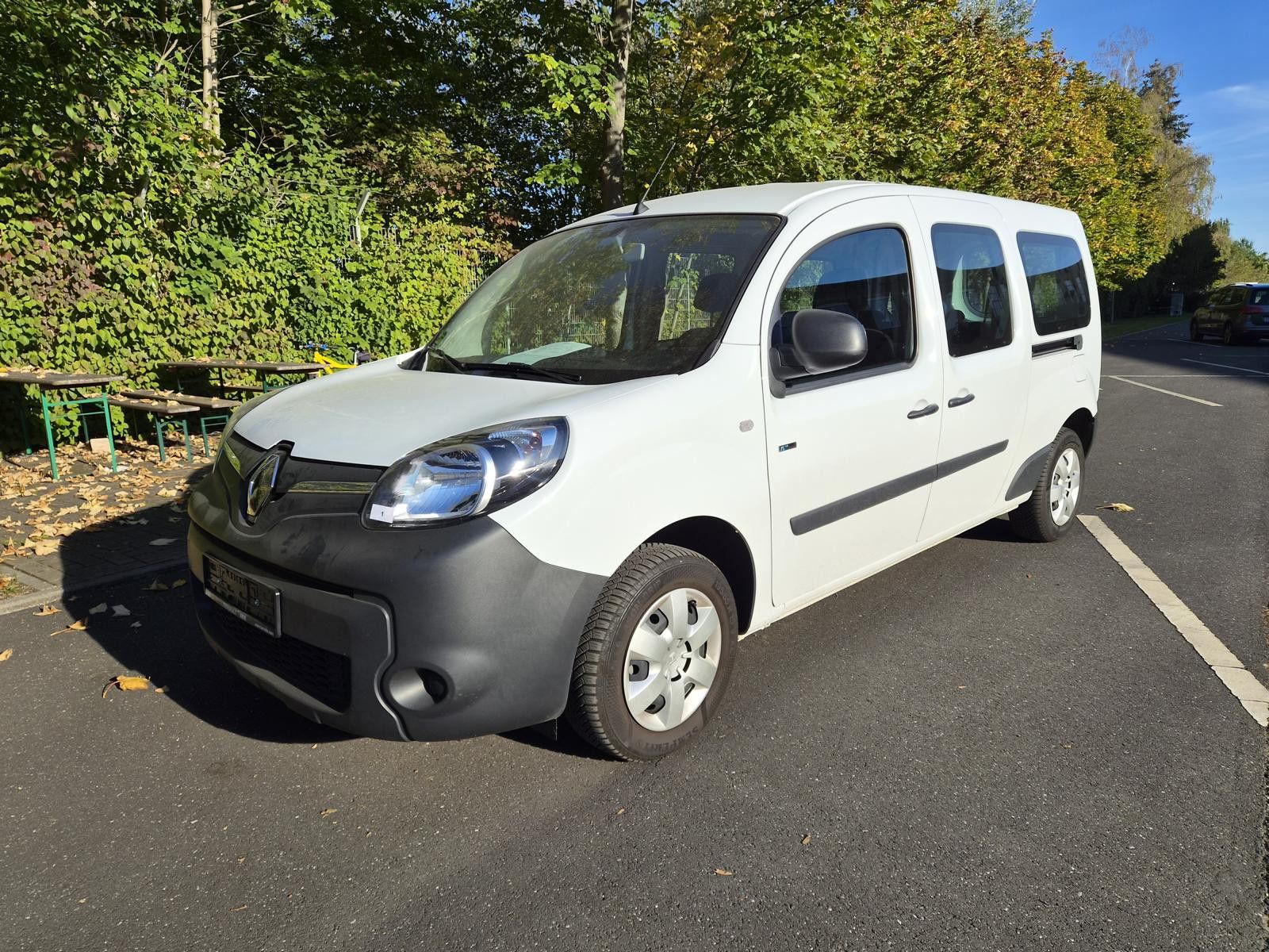 Renault Kangoo Z.E. 33 Maxi 5Sitze Klima HU03/2028 imagem 2