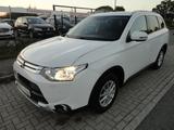 Mitsubishi Outlander 4WD,Navi,Xenon,Leder,ESD,AHK, 7 Sitze - Mitsubishi Outlander Gebrauchtwagen in Hamburg