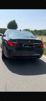 BMW Bmw 730d gegen imbisswagen - : Imbiss