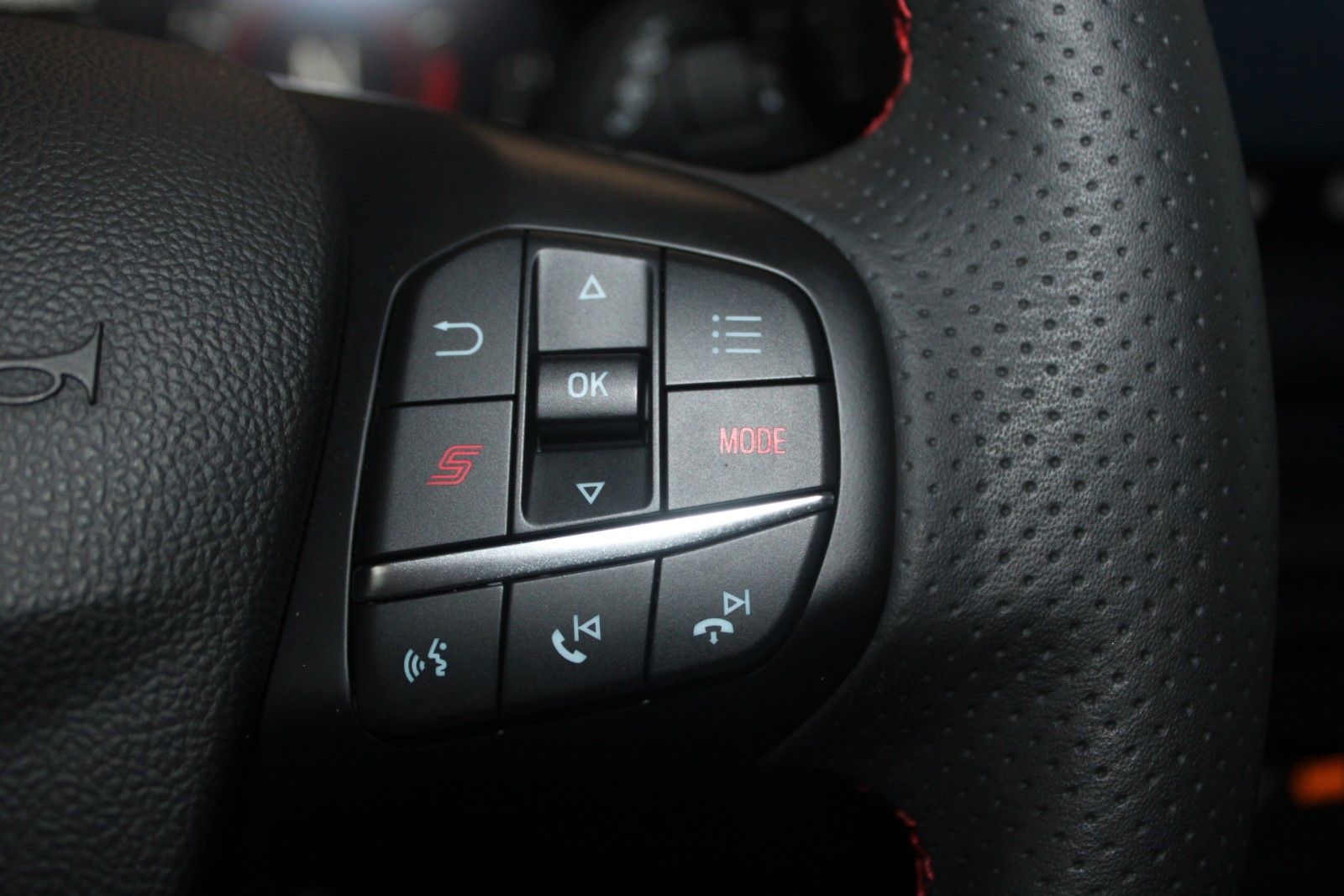 Fahrzeugabbildung Ford Focus ST X Aut. Matrix-LED HUD B&O WinterPak uvm
