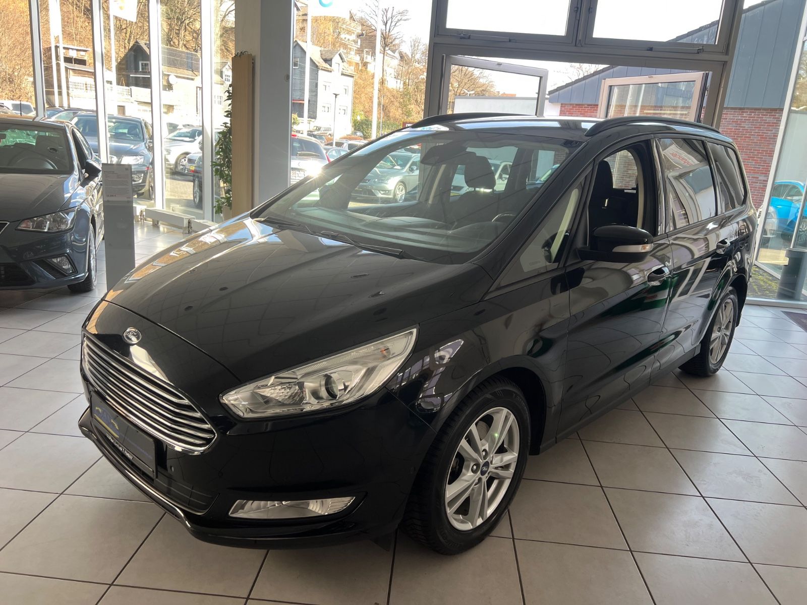 Fahrzeugabbildung Ford Galaxy Business 2.0 TDCI * 7.Sitzer * NAVI *