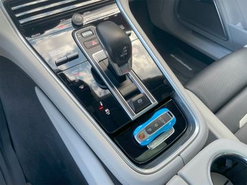 Porsche Panamera Turbo*PTS*PCCB*Chrono*Burmester*18-Wege