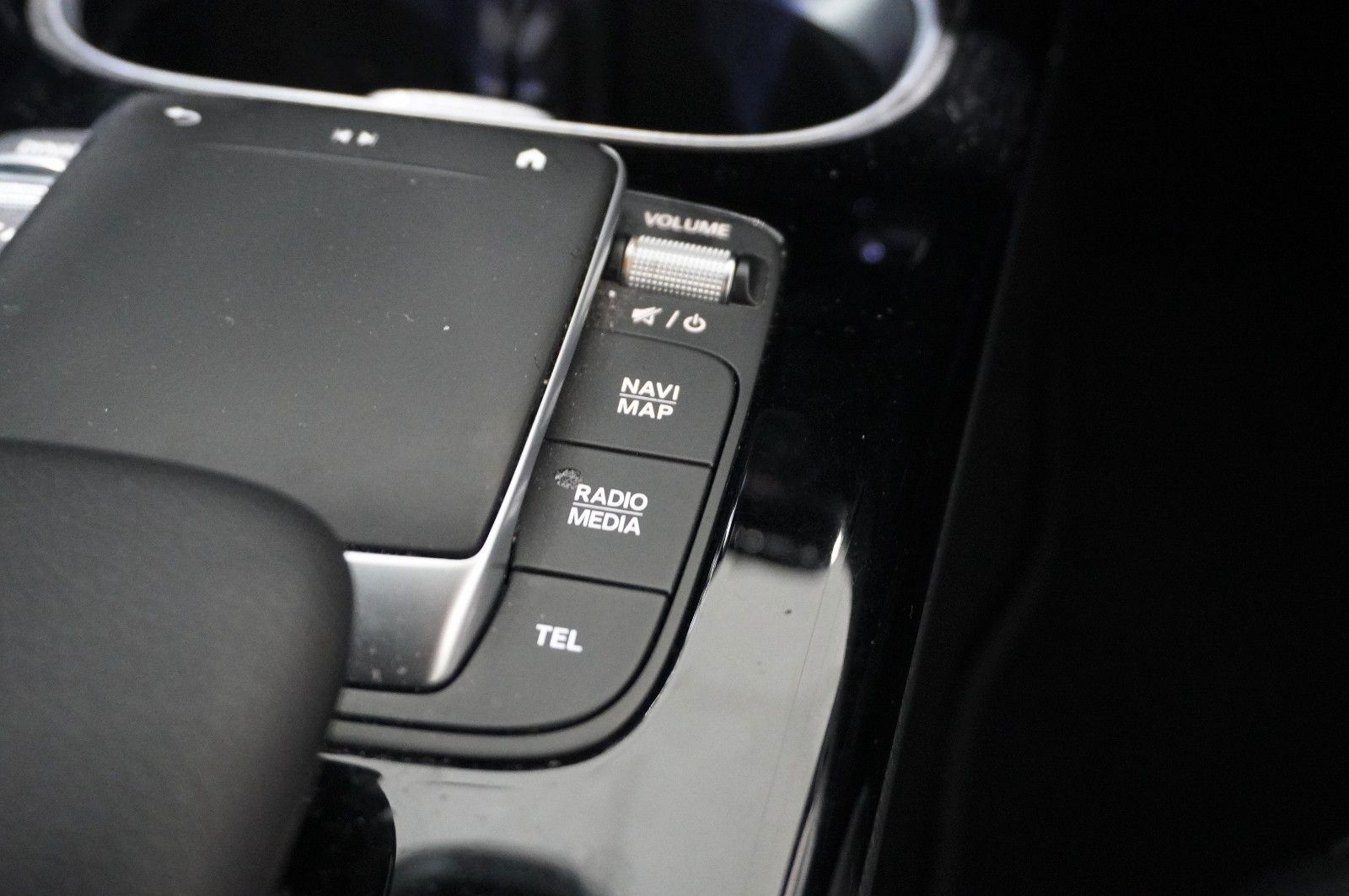 Fahrzeugabbildung Mercedes-Benz CLA SB 200 AMG LINE 7G-DCT NAVI/LED/KAMERA/DAB+