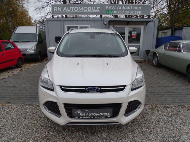 Ford Kuga Titanium **AHK / NAVI / SCHECKHEFT / TÜV-NE