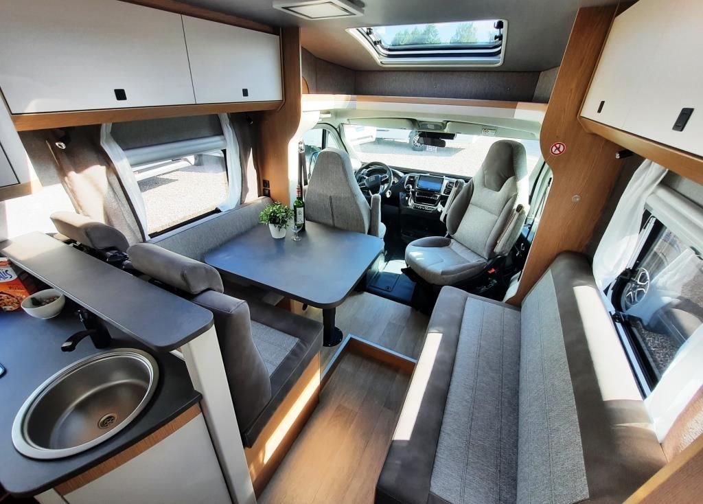 Fahrzeug Übersicht 9 Fahrzeugabbildung Hobby ONTOUR T 700 F Verfüg./Sparen Sie 17.140,- €