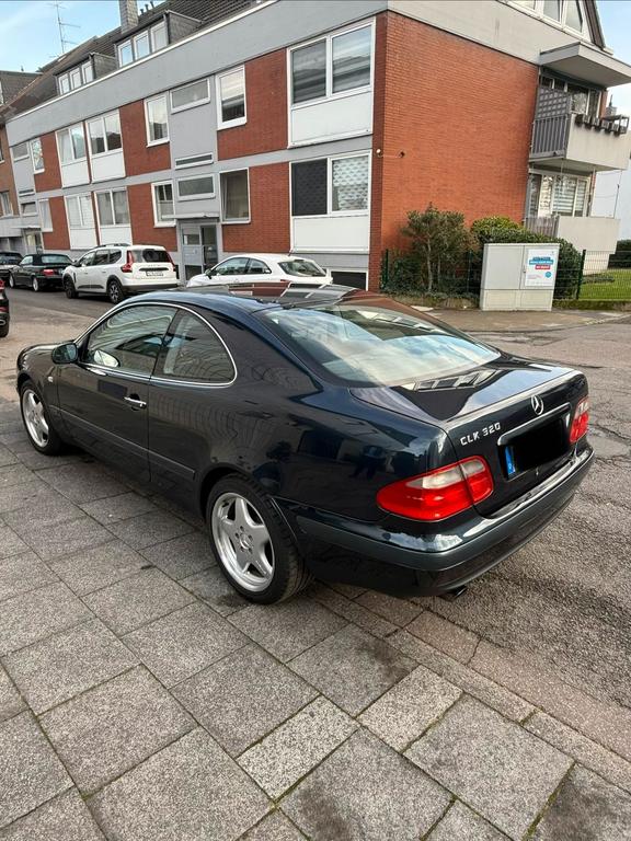 Mercedes-Benz CLK 320