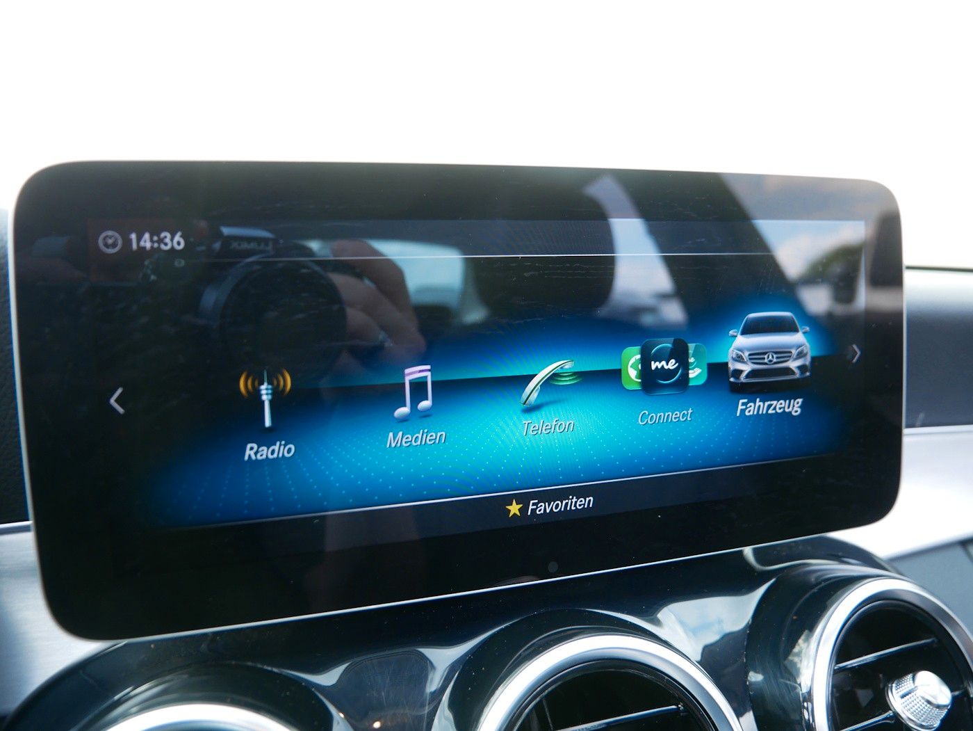 Fahrzeugabbildung Mercedes-Benz C 220 d Avantgarde BEAM AHK DACH RFK LED SHZ NAV