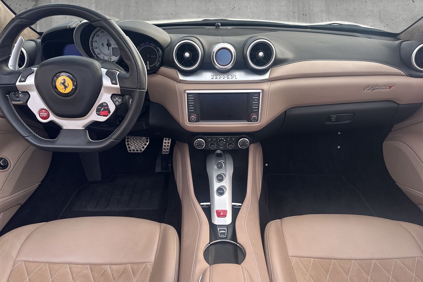 Fahrzeugabbildung Ferrari California T*BiColor*Dt Auto*Diamond Stitching