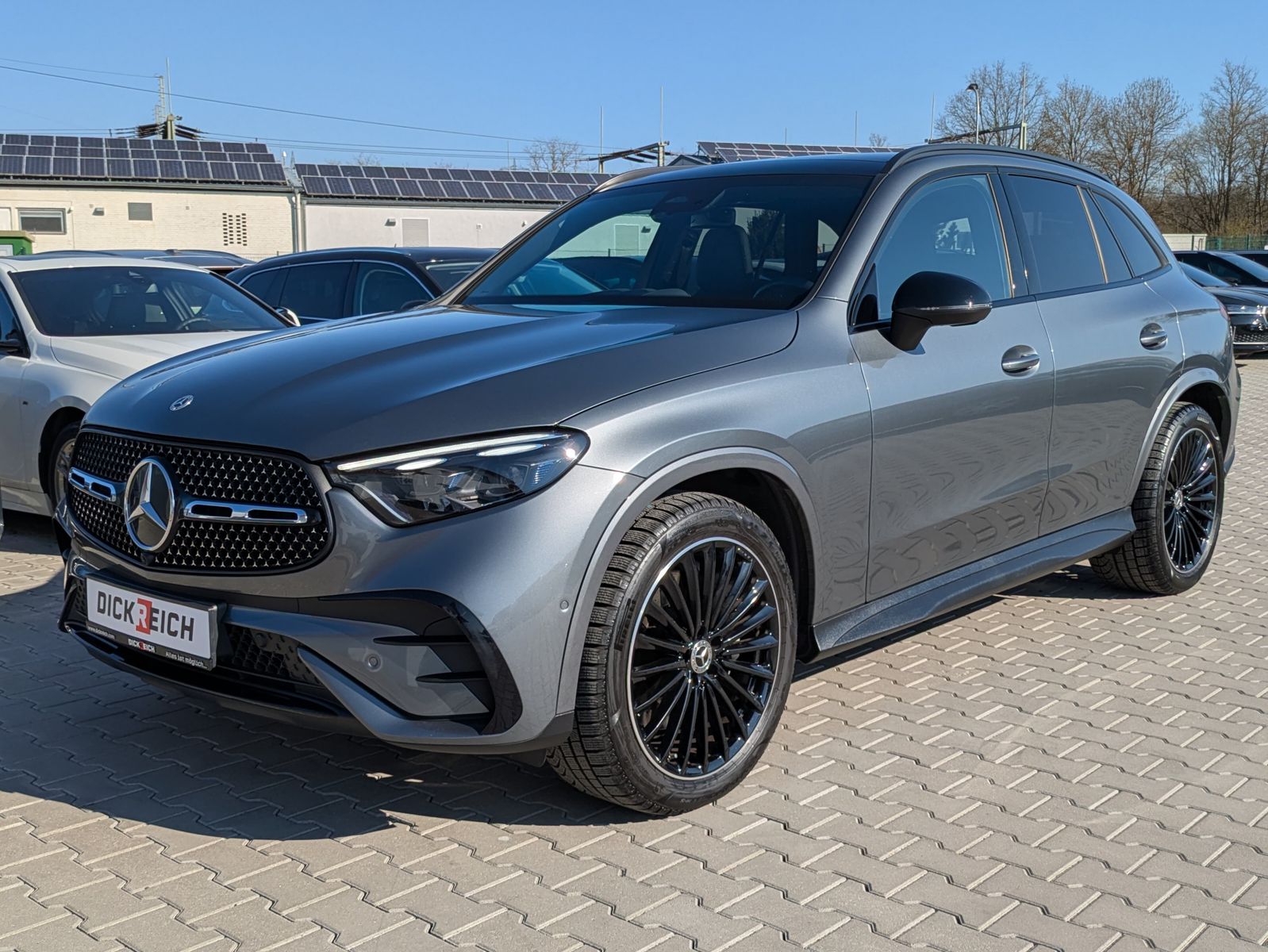 Fahrzeugabbildung Mercedes-Benz GLC 300 d 4M AMG PANO*DIGITAL-LIGHT*ACC*AHK*20"